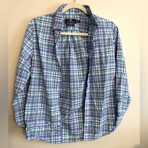 Vineyard Vines buttondown shirt